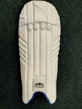 NEWBERY Cricket Wicket Keeping