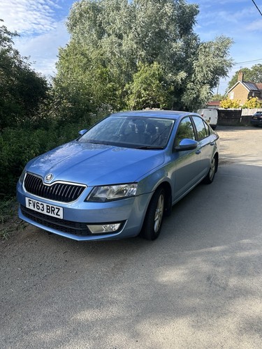 Skoda octavia petrol 2013 - petrol,