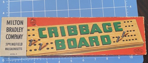 Vintage cribbage board - cribbage, milton
