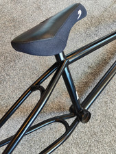 *Rare* SOCIAL HENCH Brakeless BMX FRAME 20.8TT - BLACK + Tall Order pivotal Seat