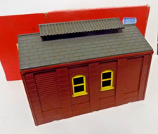 R.76 BRICK ENGINE SHED OO GAUGE BY TRIANG - BOXED-
