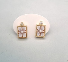 Women's Stud Earrings Cameo