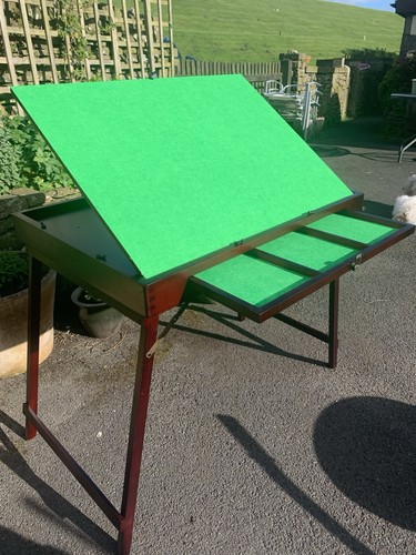 Jigsaw puzzle table with - jigsaw, legs