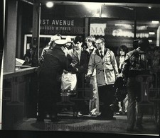 1980 Press Photo Commuters buy