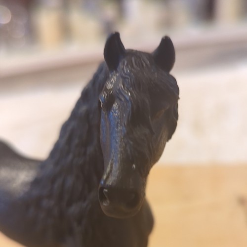 Black plastic horse - black,