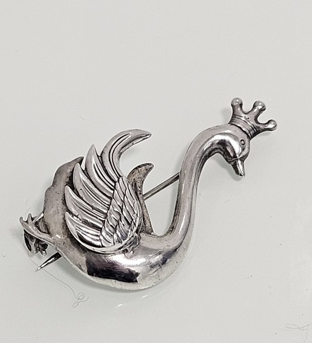 Lang stamped 925 silver swan - stamped,