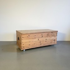 VINTAGE VICTORIAN PINE WOODEN