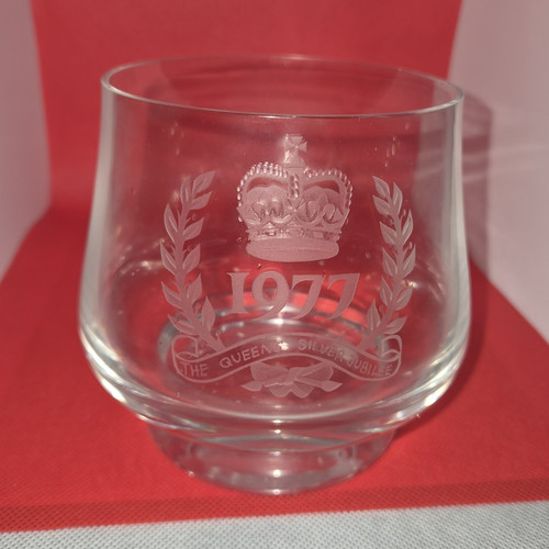 Vintage 1977 queen - vintage, elizabeth