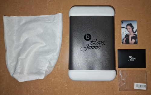 Beats solo headphones jennie - 4,