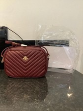 Brand New Burgundy Crossbody Bag with Gold Bee Detail – Quilted Design