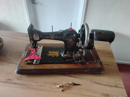 Jones vintage hand crank - jones,