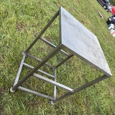 Stanles Steel Table