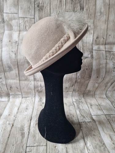 Vintage ladies warm cream - vintage,