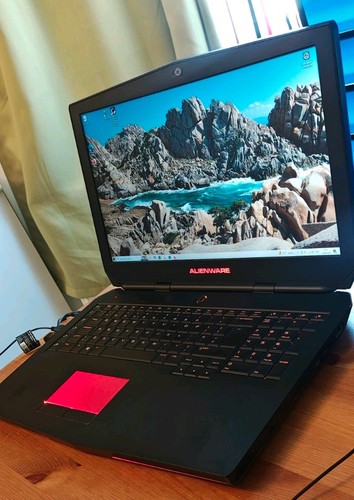 Gaming alienware laptop - 17, r3