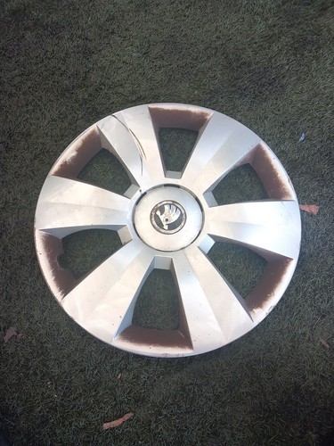 Skoda fabia mk3 wheel trim - skoda,
