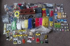 FLY TYING MATERIALS & TOOL BUNDLE. FREE P&P.
