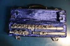 Vintage 70's Armstrong 104 USA silver flute & case