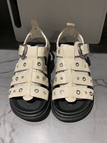 Reduced river island - river,