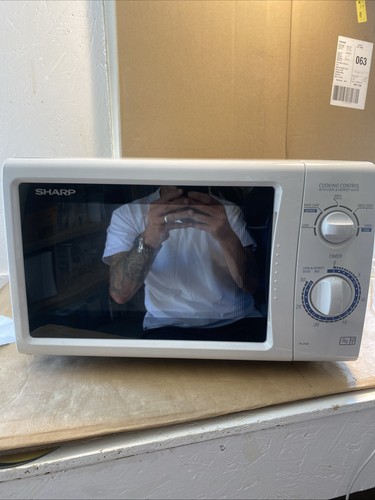 Sharp white microwave 206 - microwave, r-206