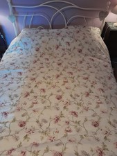 Vintage Dorma  King Sized Floral Duvet Set with 2 pillowcases . Great condition 