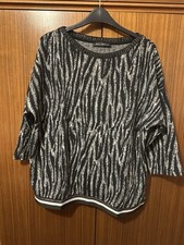 Betty Barclays Black Top