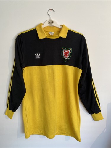 Wales 1980s original adidas - wales,