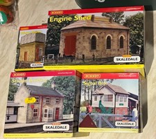Four Hornby OO gauge skaledale Railway buildings Station house water tower VG