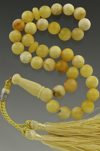 White islamic round - round, prayer