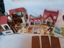 Sylvanian Families Houses Bundle  Beechwood Hall, Red Roof Cosy Cottage,...