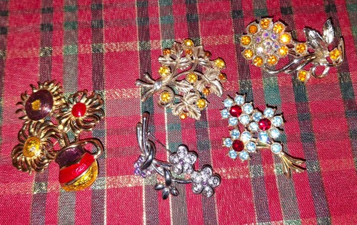 Vintage floral themed brooches - vintage,