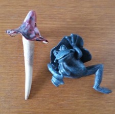 2 Plant Pot Ornaments - Toad and Toadstool