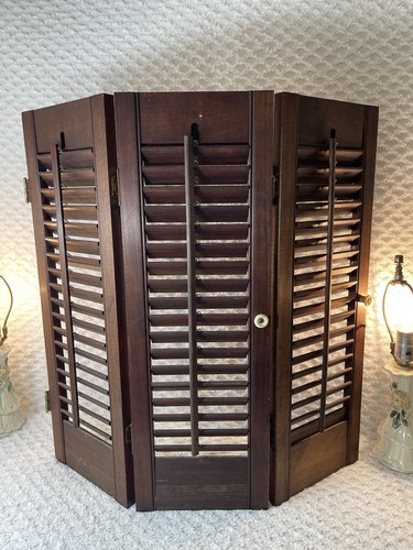 Vtg plantation window - plantation,