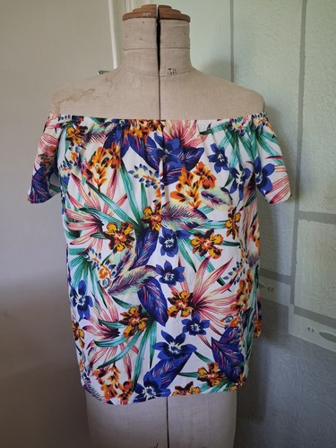 Ladies size tropical print - size,