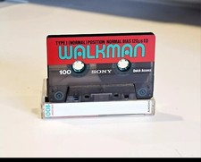 New SONY Red WALKMAN 100 Cr02