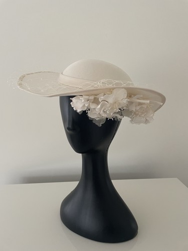 Cream flowers net - flowers, tilt