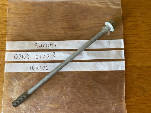 Suzuki cylinder head - , bolt