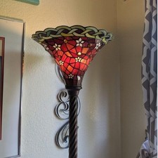 Tiffany Style Vintage Reading