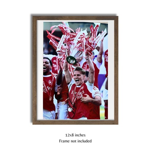 Martin odegaard hand - martin, signed