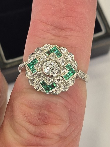 Platinum emerald diamond - &,
