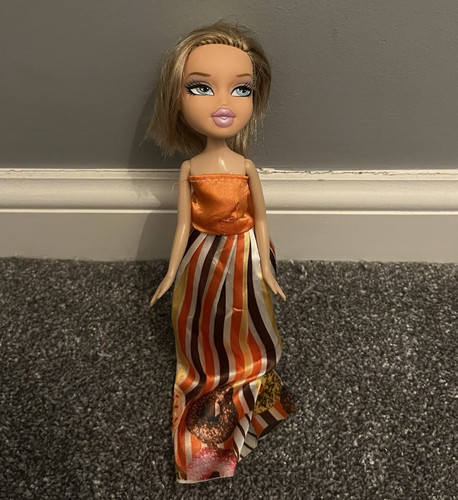 Girl fashion doll - blue, eyes