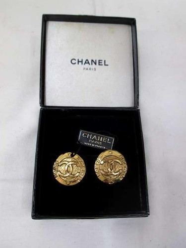 Chanel earrings gold - chanel,