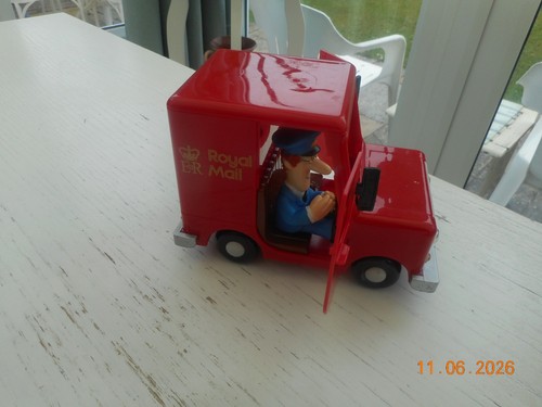 Postman pat van - (pat, one)