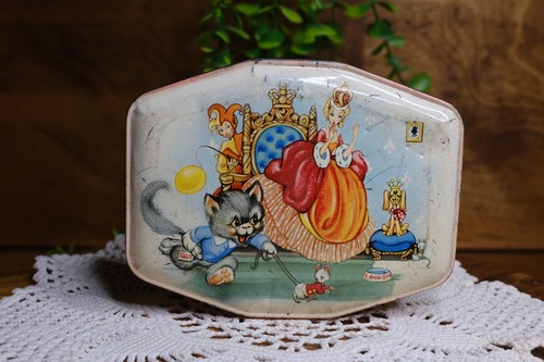 Vintage pussy cat nursery - vintage,
