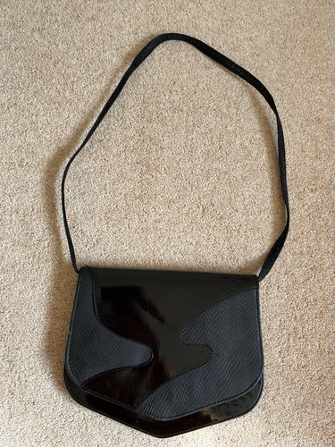 Vintage black patent leather - black,