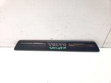 VOLVO V40 2014 FRONT DOOR ENTRY STEP SILL TRIM COVER 31265842