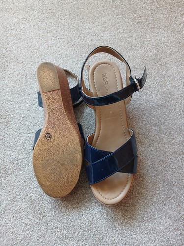 Ladies sandals