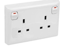 Single To Double Switched 13A Socket Converter Axiom