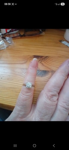 18ct white gold solitaire - white,