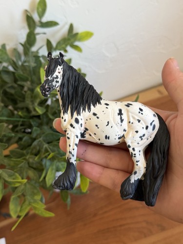 Resin horse scarlett - horse,