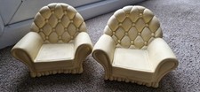 vintage 1980's Sindy armchair
